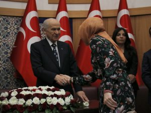 Mhp Lideri Bahçeli Partililerle Bayramlaştı
