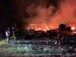 4 Ev 1 Samanlık Kül Oldu