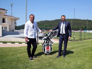 Beşiktaş’ta Avcı Pazartesi İmzalıyor