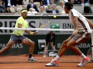 Fransa Açık’ta Nadal, Federer’i Geçerek Finale Yükseldi