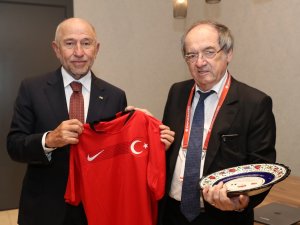 Nihat Özdemir, Noel Le Graet İle Bir Araya Geldi