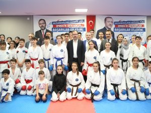 Bakan Kasapoğlu, Konya’da Sporcularla Bir Araya Geldi