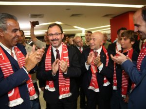 Bakan Kasapoğlu Milli Takım’a Destek İçin İzlanda’ya Gidiyor