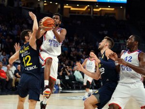 Anadolu Efes - Fenerbahçe Final Serisi Ataşehir’e Taşınıyor