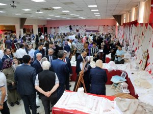 Gümüşhane’de Kursiyerlerin Bir Yıllık Emekleri Görücüye Çıktı