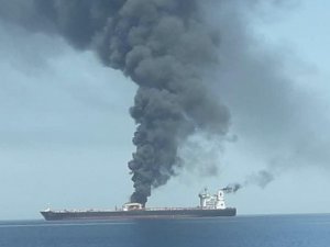Umman Denizinde İki Petrol Tankerine Saldırı: 44 Mürettebat Kurtarıldı