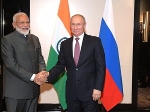 Putin, Modi İle Bir Araya Geldi