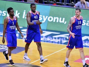 Final Serisi Anadolu Efes Avantaj Kazandı