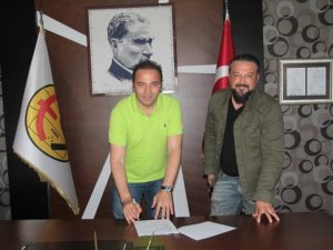 Eskişehirspor Fuat Çapa İle Yola Devam Dedi
