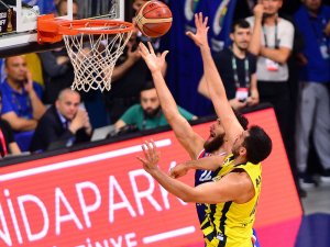 Fenerbahçe Potada Anadolu Efes’i Devirdi