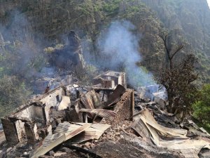 Yusufeli’nde 1 Kişinin Öldüğü 7 Evin Kül Olduğu Yangının Acı Bilançosu Gün Ağarınca Ortaya Çıktı