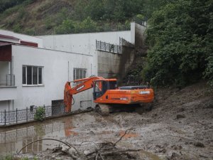 Sağanak Yağış Giresun’da Heyelana Neden Oldu