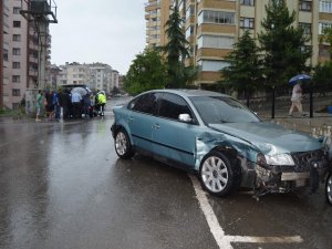 Trabzon’da Yağmur Trafik Kazalarını Beraberinde Getirdi