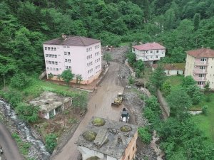 Trabzon’un Araklı İlçesinde Bugün Sel Ve Heyelanların Yaşandığı Çamlıktepe Mahallesi 4 Gün Önce Böyle Görüntülenmişti