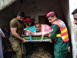 300 Kiloluk Obez Adam Askeri Helikopterle Hastaneye Kaldırıldı