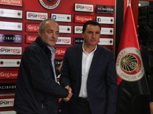Gençlerbirliği Mustafa Kaplan İle 1 Yıllık Sözleşme İmzaladı