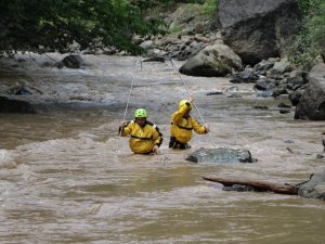 Sel Nedeniyle Kapanan Bayburt -Araklı Karayolunda Çalışmalar Sürüyor