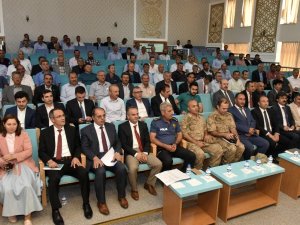 Vali Taşbilek Kelkit’te Muhtarlarla Bir Araya Geldi