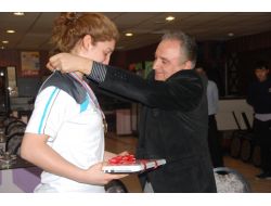 Şampiyon Ödüllendirildi