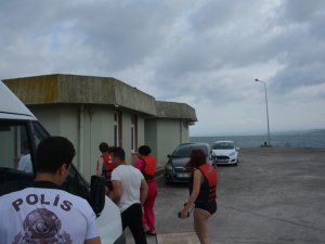 Karadeniz’de Mahsur Kalan 4 Üniversite Öğrencisi Kurtarıldı