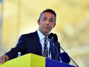 Ali Koç, Tribünde Taraftarlarla Bir Araya Geldi