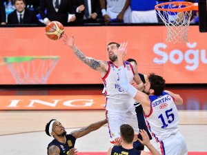 Şampiyon Anadolu Efes