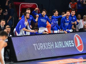 Anadolu Efes Ligde 14. Kez Şampiyon Oldu