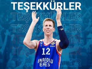 Anadolu Efes, Brock Motum’a Teşekkür Etti