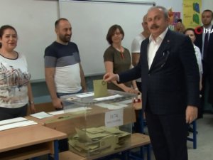 Tbmm Başkanı Şentop Oyunu Üsküdar’da Kullandı