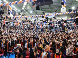 Avrasya’da Muhteşem Mezuniyet Töreni
