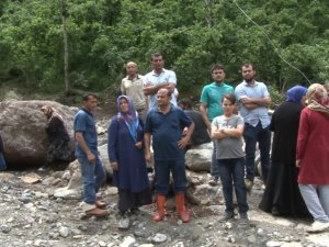 İstanbul’dan Geldiler, Selden Kıl Payı Kurtuldular