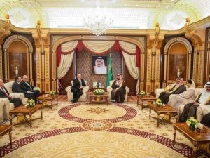 Abd Dışişleri Bakanı Pompeo, Prens Selman İle Görüştü