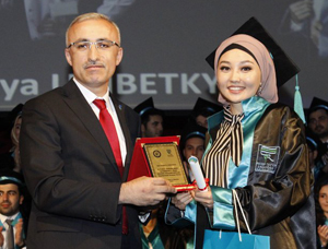 Kazak Öğrenci, RTEÜ TIP Fakültesini 1.'likle Bitirdi