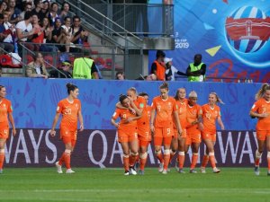 Hollanda İlk Kez Çeyrek Finalde