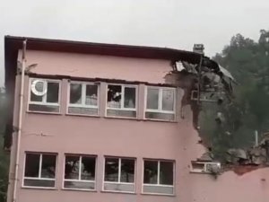 Araklı’daki Selde Zarar Gören Okul Yıkılıyor