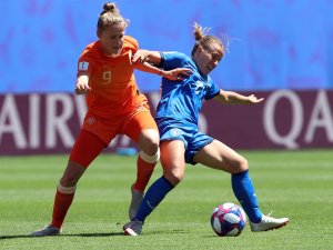 Hollanda Yarı Finalde