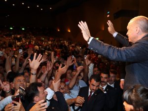 Cumhurbaşkanı Erdoğan Japonya’da Türk Vatandaşlarıyla Bir Araya Geldi