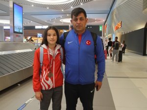 Milli Güreşçiler, Avrupa Şampiyonası’ndan 1 Altın Ve 1 Bronz Madalyayla Döndü