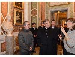 Cumhurbaşkanı Gül Kolezyum’u Ve Villa Borghese Müzesi’ni Ziyaret Etti