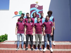 Trabzonspor 9 Futbolcuyla Sözleşme İmzaladı