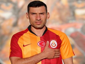 Galatasaray, Şener Özbayraklı İle 2 Yıllık Sözleşme İmzaladı