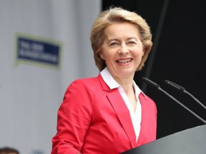 Almanya Savunma Bakanı Leyen, Ab Komisyonu Başkanı Oldu