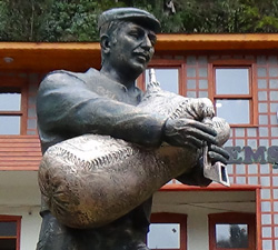 Rize'de Tulum Heykeli Yaptırıldı