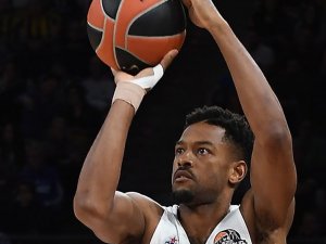 Barcelona, Cory Higgins’i Transfer Etti