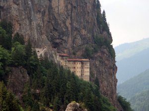 Sümela Manastırı’nı Son 1 Ayda Yaklaşık 50 Bin Kişi Ziyaret Etti