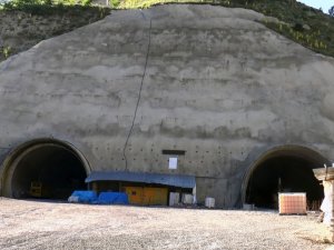 Türkiye’nin En Uzun 3. Tünelinde Kazı Çalışmaları Tamamlandı