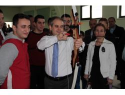 Bakan Kılıç, Ok Atışı Yaptı
