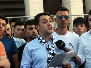 Beşiktaş Taraftarından Yönetime Tepki