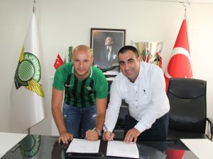Akhisarspor’da 2 İmza Birden