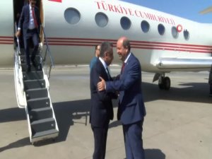 Cumhurbaşkanı Yardımcısı Oktay Kktc’de